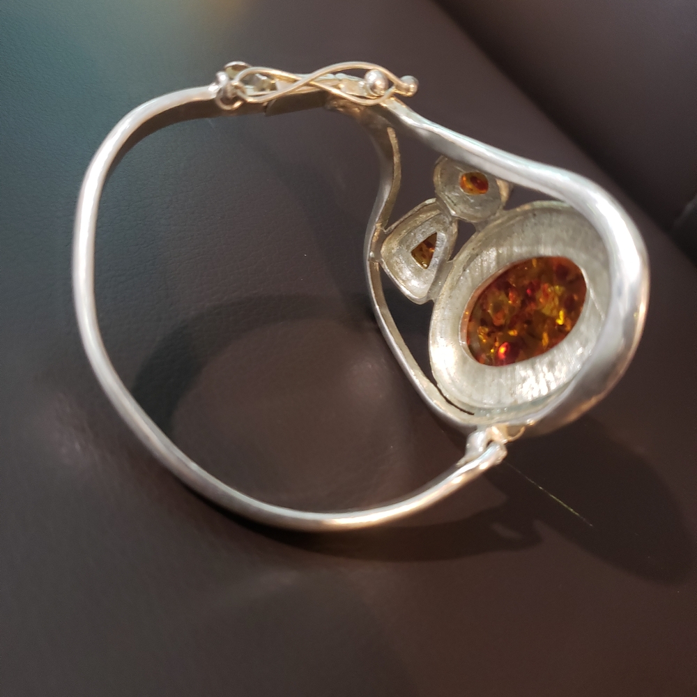Amber Color Stone and Silver Tone Women's Bracelet - Picture 5 of 6